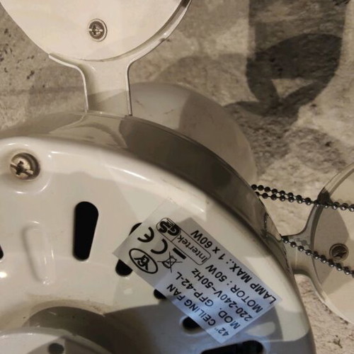 Indoor fan like new, white with wood-effect blades