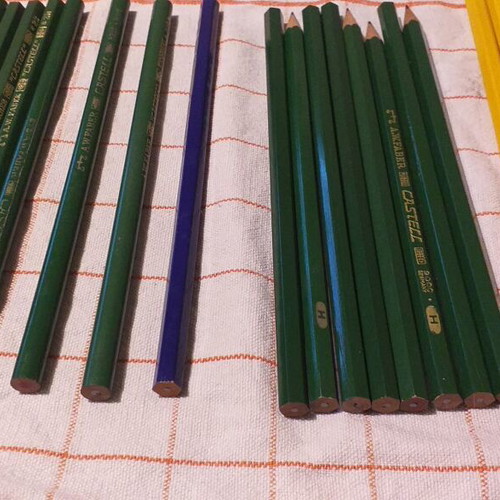 Faber collectible pencils like new, set of 36 pieces