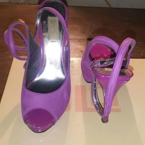 Jennifer Lopez purple pumps used, size 38
