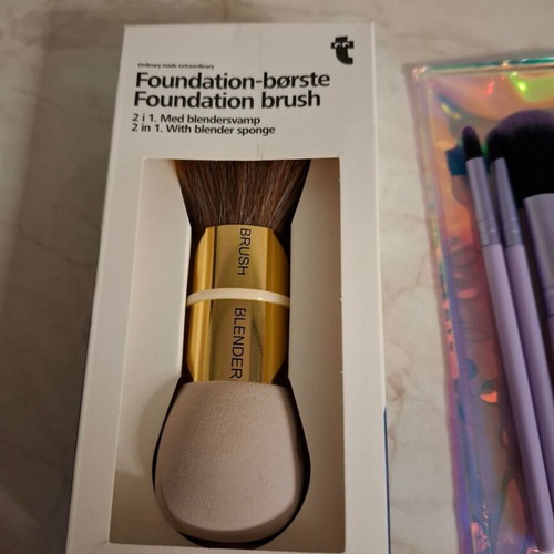 Makeup tools new, unused in packaging
