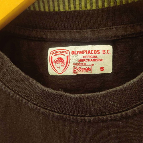 Olympiacos BC T-Shirt used, collectible vintage sports shirt Small
