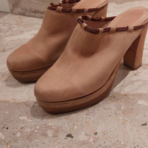 Wooden clogs size 38 like new, beige, high heels