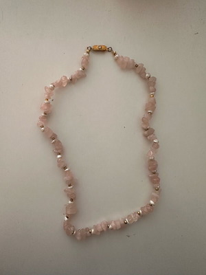 Necklace with pink quartz-like stones like new, gold details