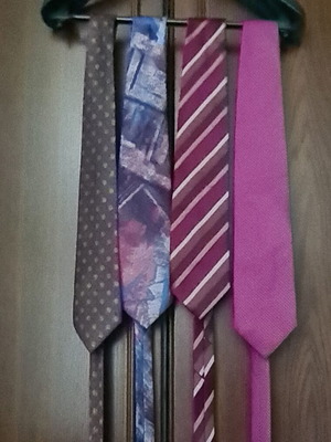 Ties like new, pack of 4, branded