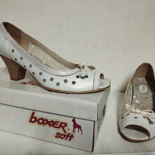 Boxer soft women's beige pearl leather pumps size 39 like new