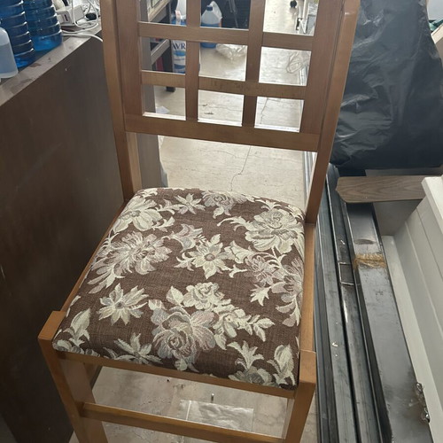 Wooden chairs set of 4 like new for living room kitchen