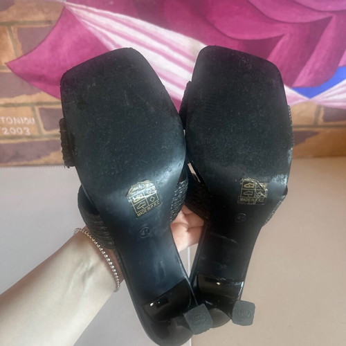 Ideal Shoes black women's mules with woven raffia style, size 41, like new