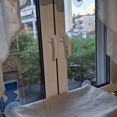 Cat hammock with suction cup for window