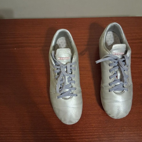 Kappa Saker football shoes used, size 32, silver and red
