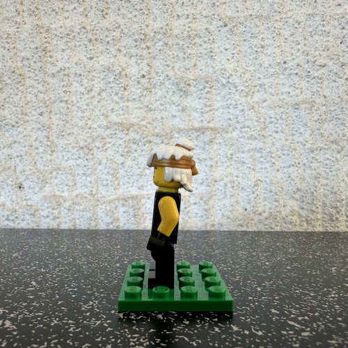 Lego Ninjago Wu Teen Sensei Wu minifigure like new, Dragon Hunter Disguise