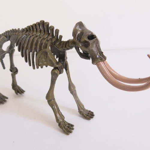 Miniature Mammoth Skeleton "Ice Age Excavation Kit" Geoworld like new