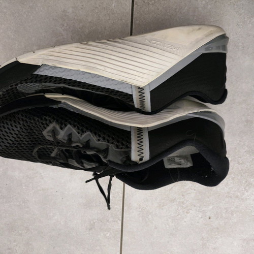 Nike Metcon 45 athletic shoes used, black and white