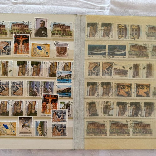 Stamp album collection like new, approx. 642 Greek sealed stamps 1980-1990