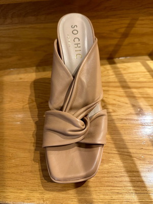 So Chic By Vsk beige sandals like new, size 38