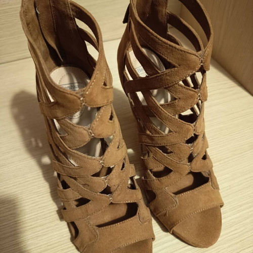 Bershka women's brown platform sandals size 38 like new