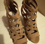 Bershka women's brown platform sandals size 38 like new