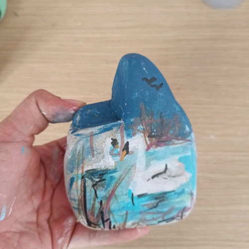 Painted stone new with acrylic colors
