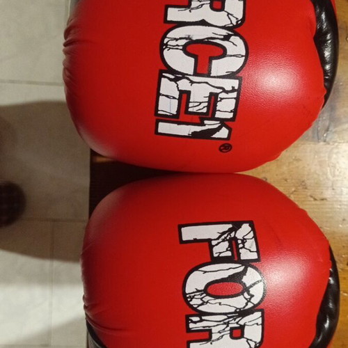 Boxing gloves like new, 10oz, synthetic leather