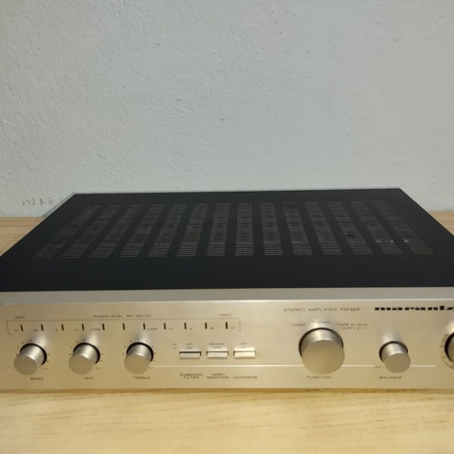 Marantz PM325 amplifier