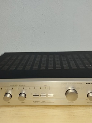 Marantz PM325 amplifier