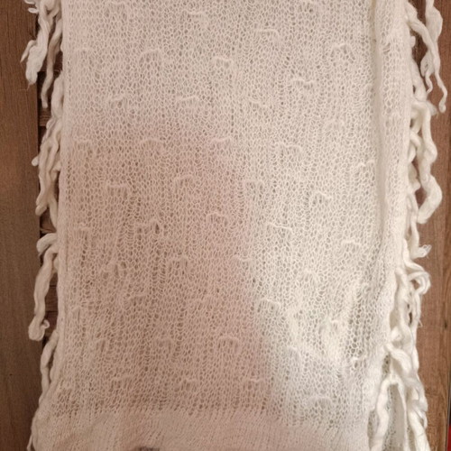 Mohair wool scarf like new, beige with fringes