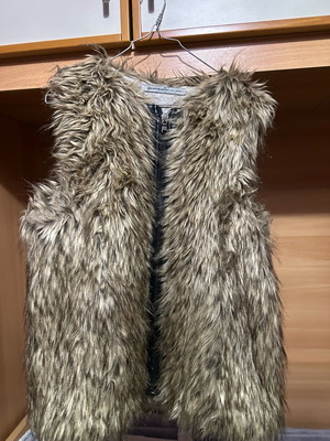 Stradivarius fur vest size Small like new, beige brown
