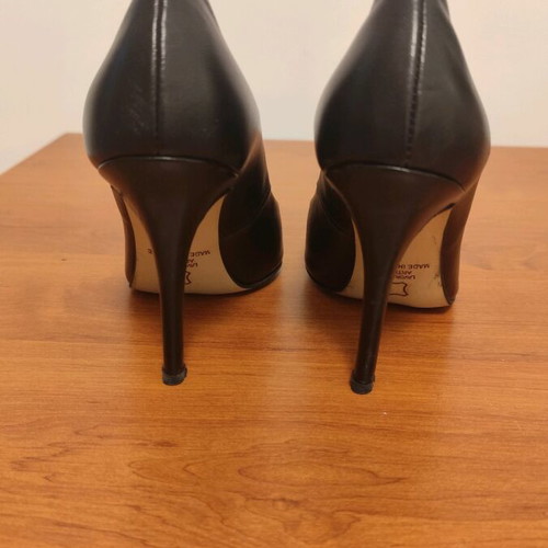 Black pumps like new, size 36, worn once