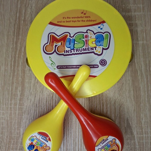 Tambourine and maracas for 3-year-old children like new