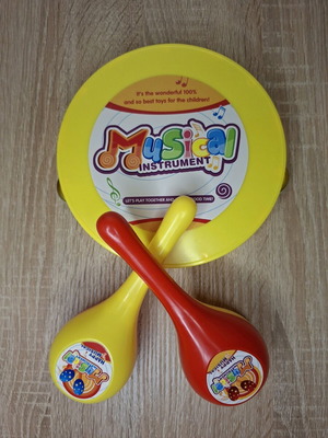 Ντέφι και μαράκες για παιδιά 3 ετών σαν καινούργιο