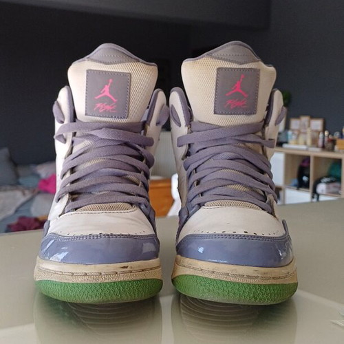 Jordan Flight SC-3 used athletic shoes size 40, white with purple and turquoise