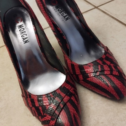 Morgan women's pumps size 39 like new, black and fuchsia