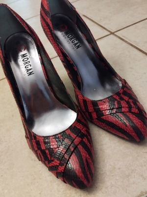 Morgan women's pumps size 39 like new, black and fuchsia