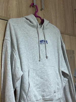 H&M gray hoodie size M like new, thin