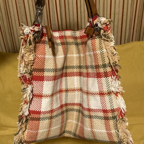 Handbag used fabric with leather strap and inner pockets