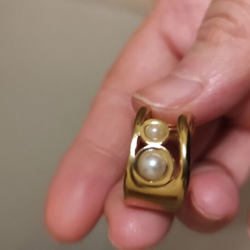 Gold-colored ring with white pearls, stainless steel, like new