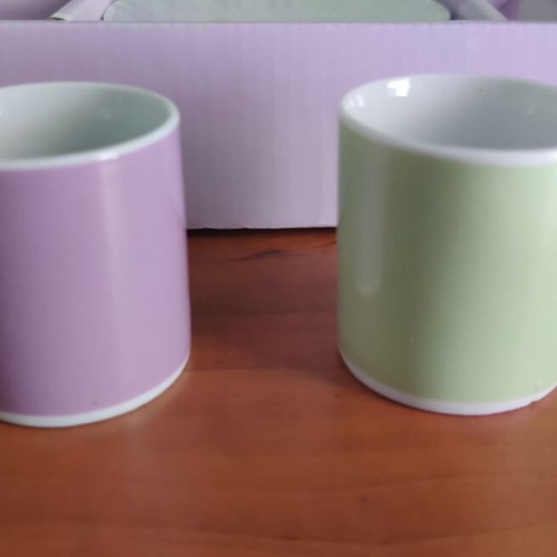 Coffee cup set new, 4 pieces with saucers in box