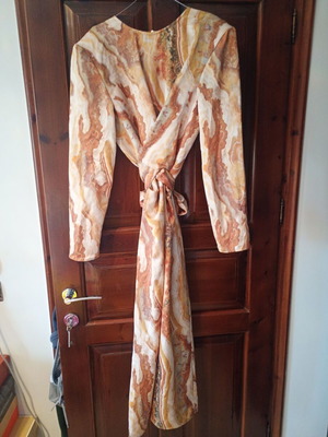 Milkwhite dress new with marble design, beige and brown