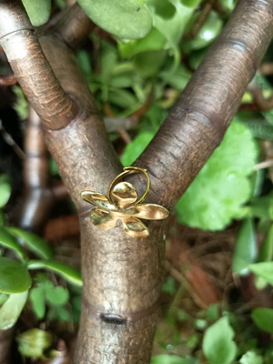 Adjustable ring used, gold-colored