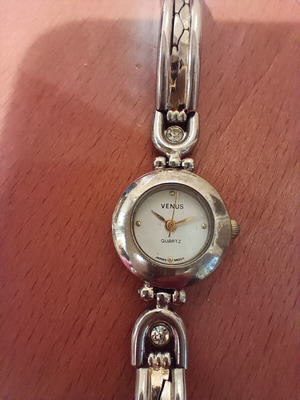 Venus women's quartz watch used, silver