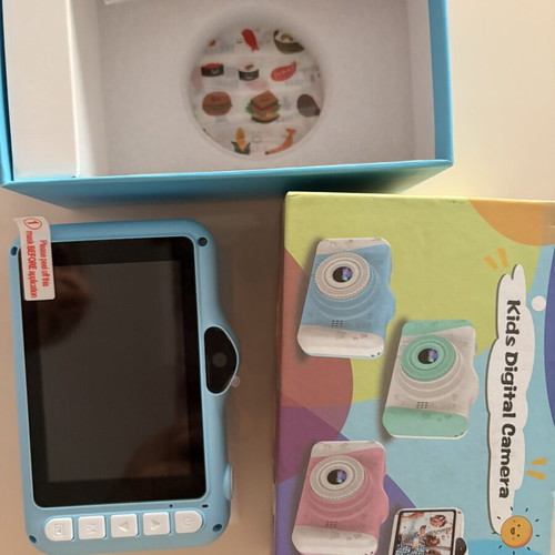 Kids digital camera 12MP with micro SD card