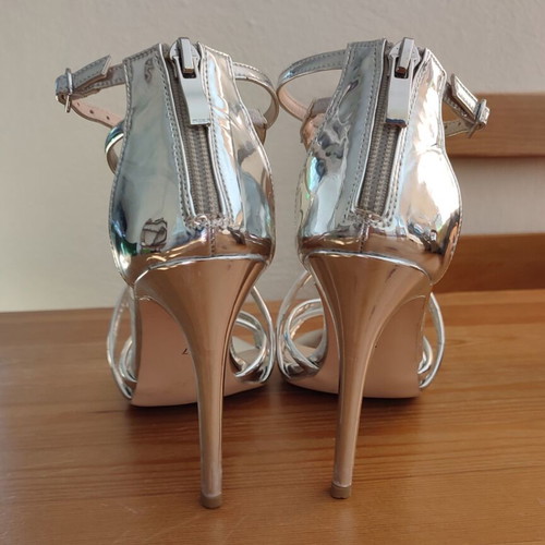 NAK Shoes Silver Metallic Sandals (Size 37)