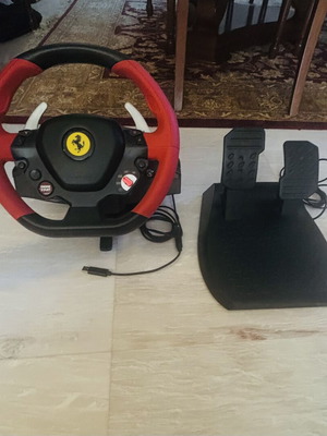 Thrustmaster Ferrari 458 Spider Racing Wheel for Xbox like new