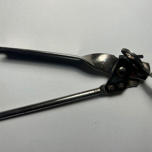 SQUIRE can opener made in England like new