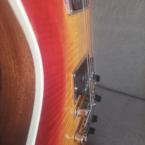 Gibson handmade electric guitar Les Paul style