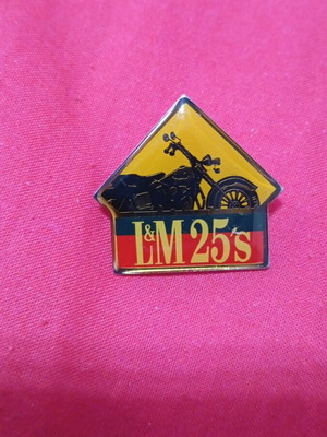 Pin LM25s like new