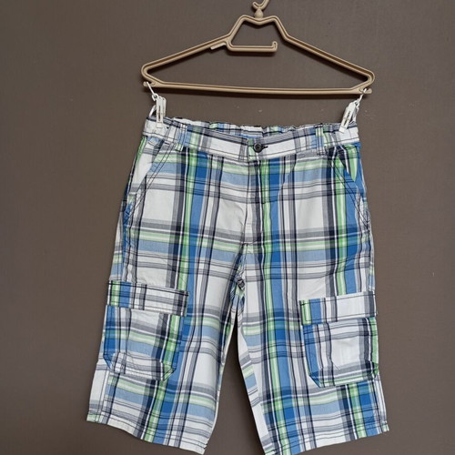 Here+There C&A Teen Cargo Bermuda Shorts like new, plaid white and blue