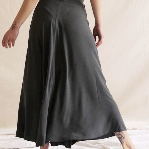 Grey wrap skirt like new, 100% viscose