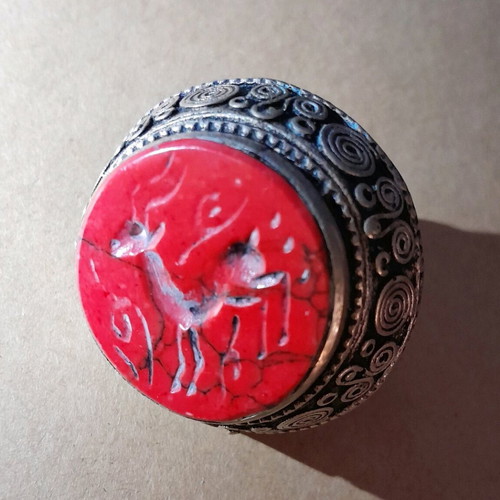 Alpaca Afghan ring vintage seal stone like new with coral