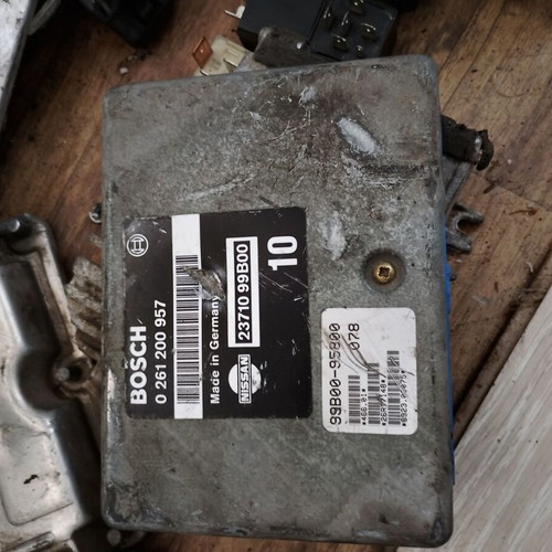 Nissan MICRA K11 1.0 16v ECU 23710 99b00 0261200957