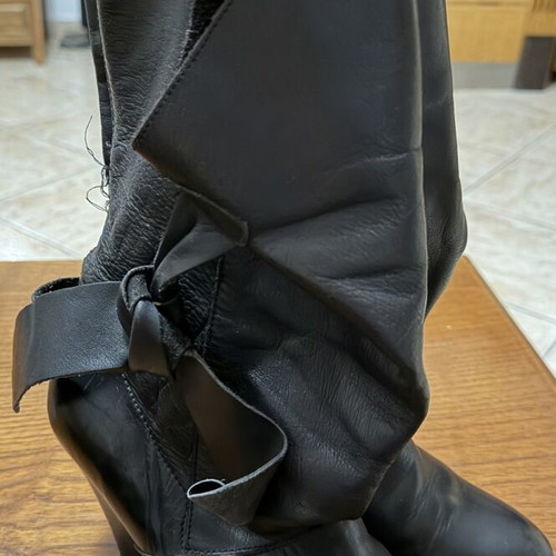 The Xdye Trademark black leather boots size 39 used